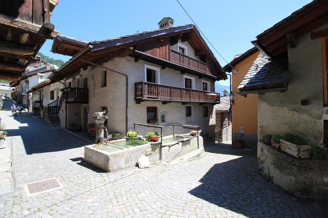 Lo Stambecco Holiday Apartment - Affitti Brevi Italia Brusson Exterior foto