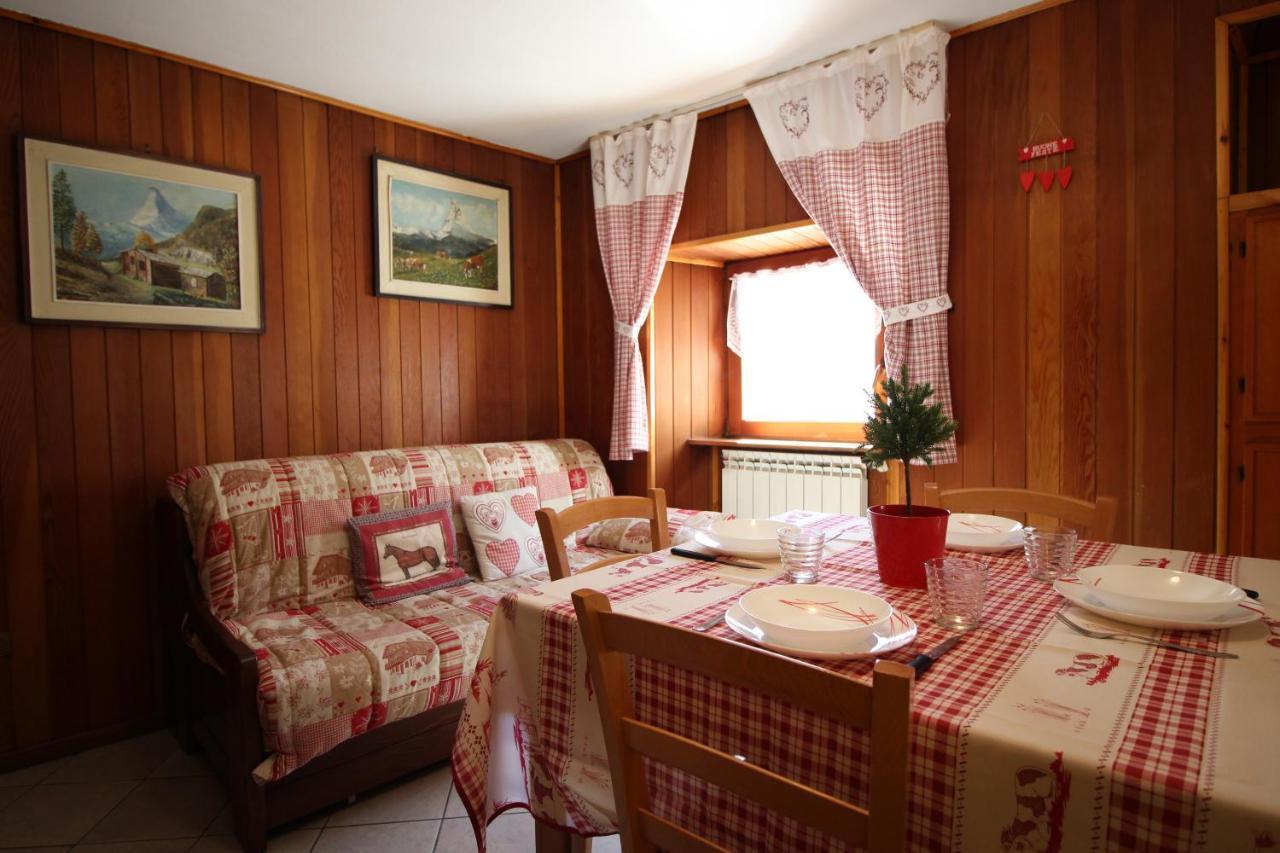 Lo Stambecco Holiday Apartment - Affitti Brevi Italia Brusson Exterior foto