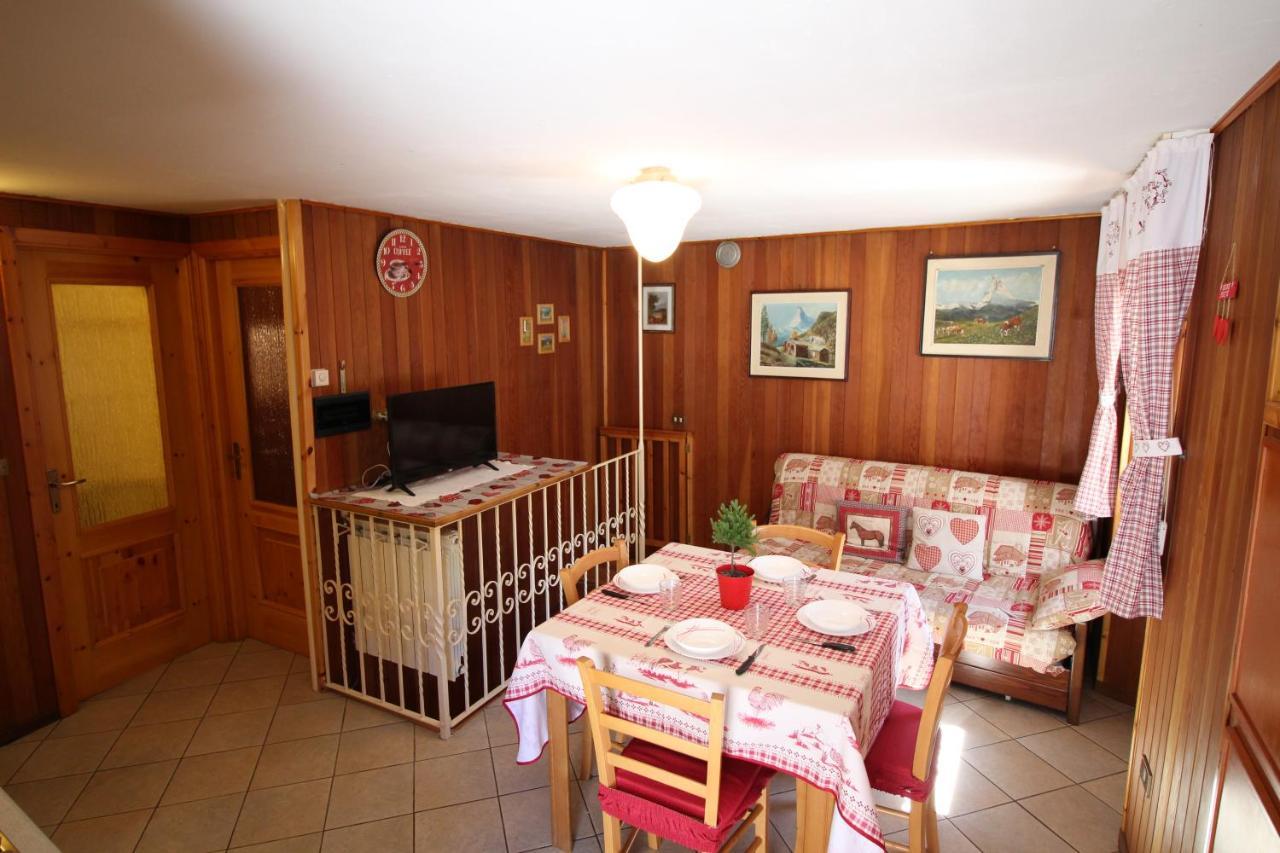Lo Stambecco Holiday Apartment - Affitti Brevi Italia Brusson Exterior foto