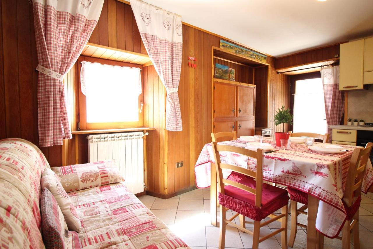 Lo Stambecco Holiday Apartment - Affitti Brevi Italia Brusson Exterior foto