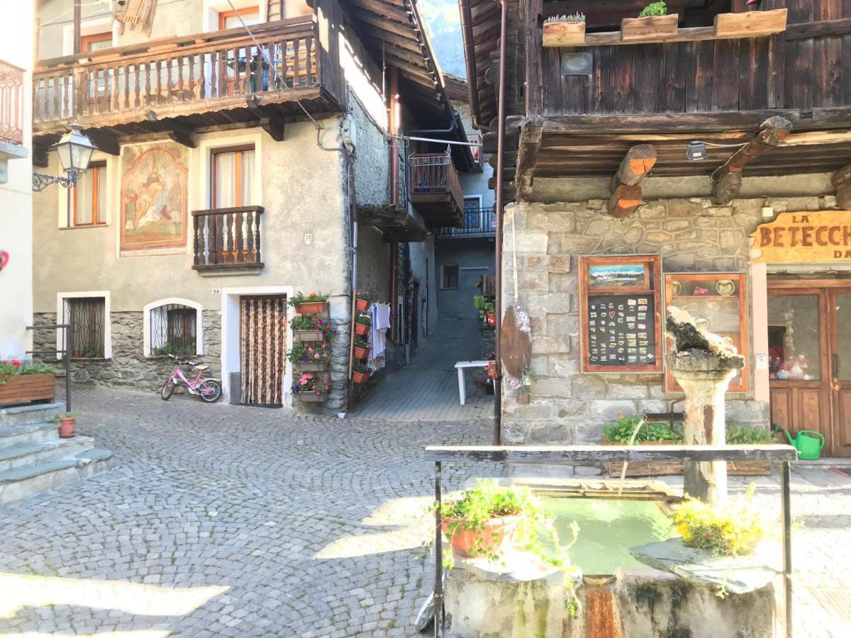 Lo Stambecco Holiday Apartment - Affitti Brevi Italia Brusson Exterior foto